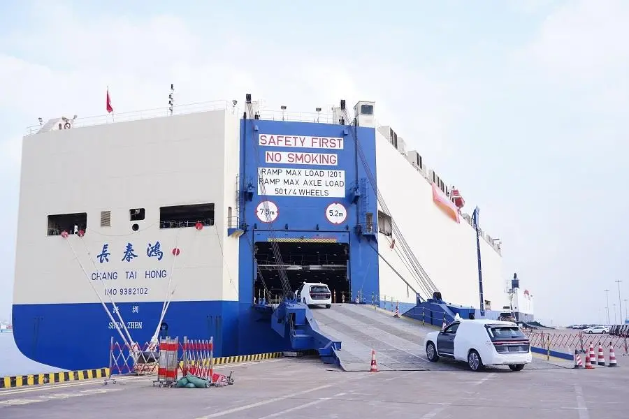 The 5,000 ceu Changtaihong loading the first consignment of vehicles on CMES' new international route.
