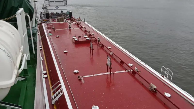 Barge-to-ship methanol bunkering at the Port of Houston