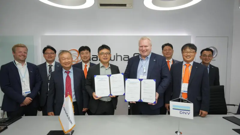 DNV_Hanwha_Ocean_AiPThe back row (L to R): Mathias Sørhaug (DNV), Chul Young Kang (DNV), Hyoung-Seog Kim (Hanwha Ocean), Seung-Han Moon (Hanwha Ocean), Sung Ho Shin (DNV)