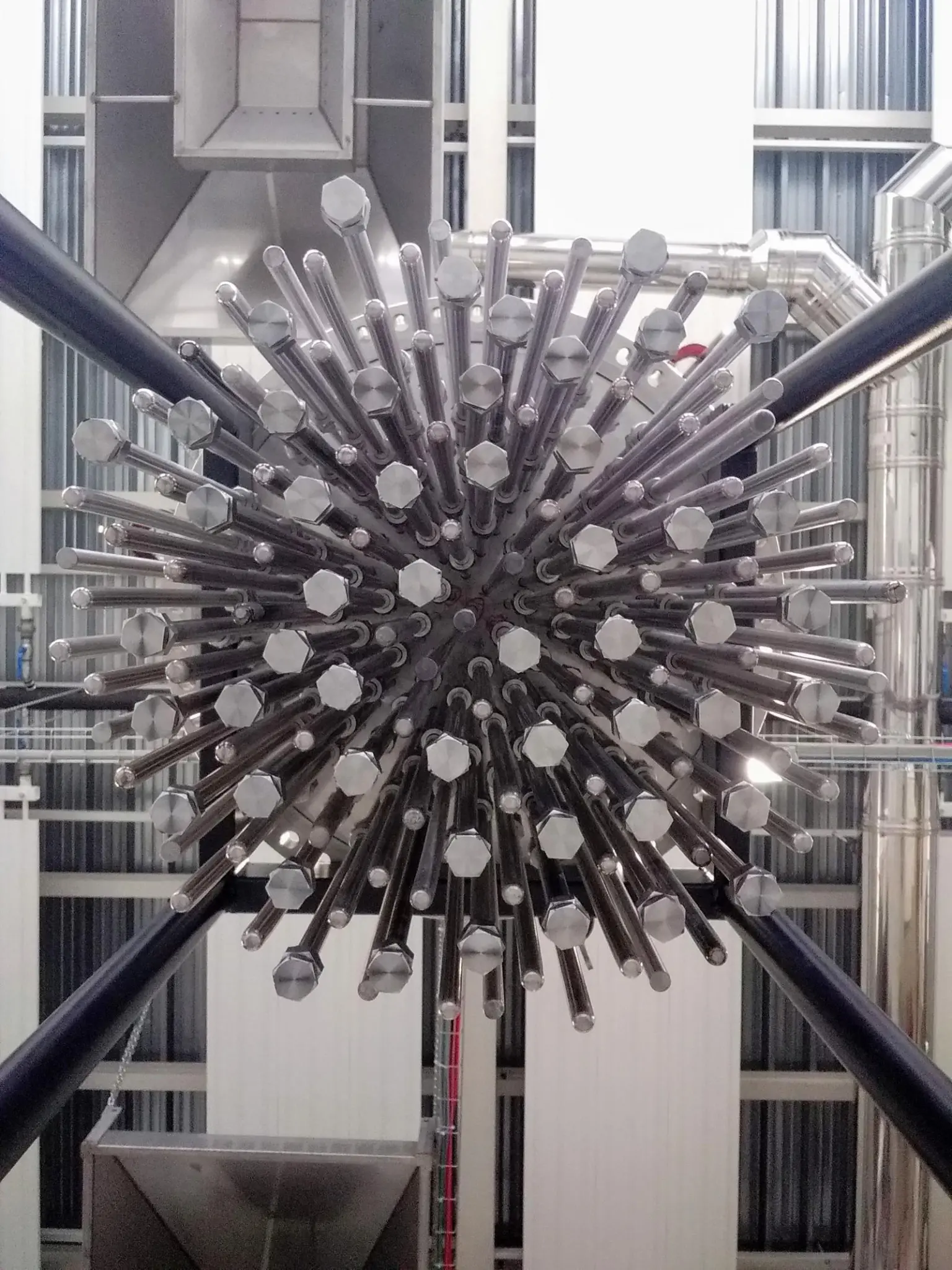 Membrane bundle for ammonia cracking reactor