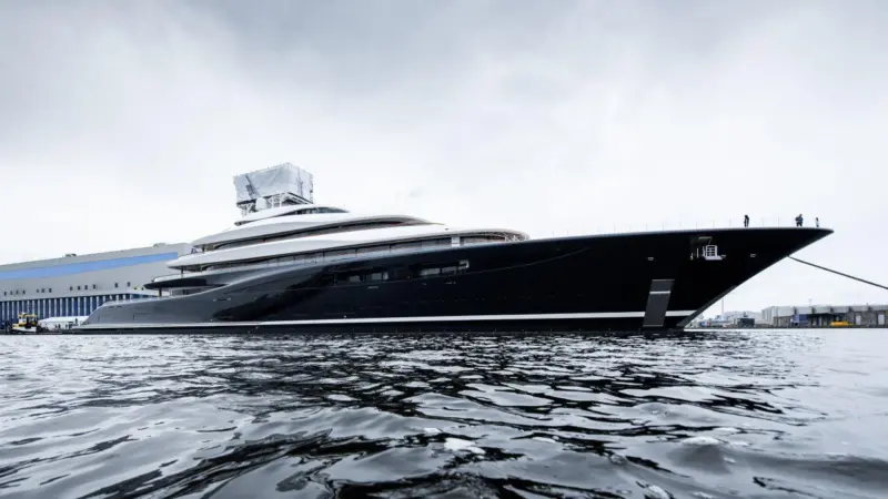 Feadship Project 821