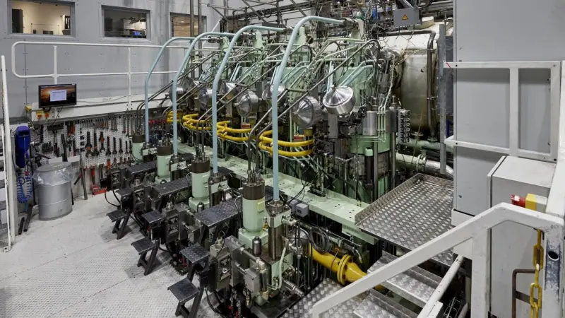 red_Two-Stroke Ammonia test engine