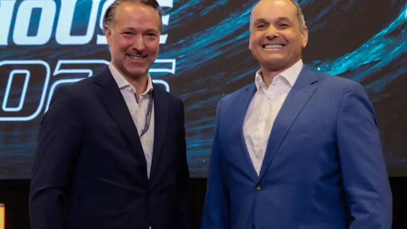 Kjell Ove Ulstein, sales & marketing director at Wärtsilä Gas Solutions and Erik Nyheim, CEO of Höegh Evi