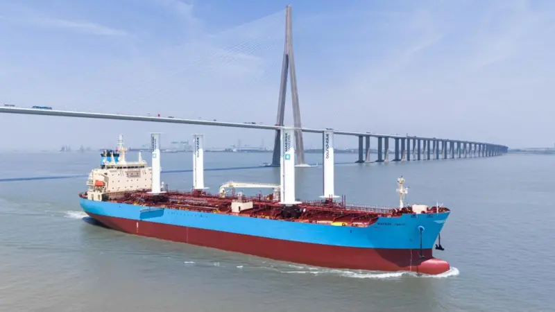 maersk tahiti wind sails