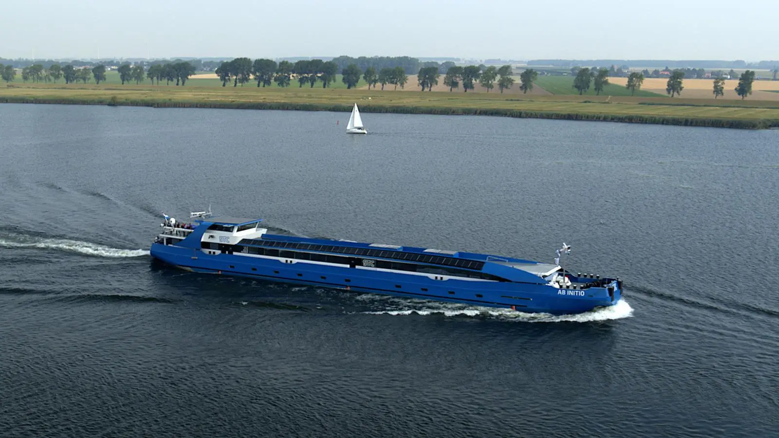 Training vessel Ab Initio